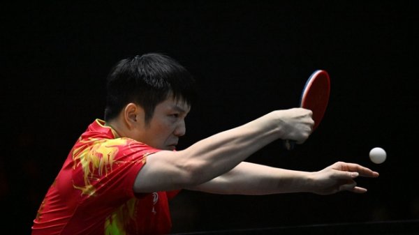 开云体育线上 新加坡大满贯国乒首日大获全胜 樊振东单双打过关